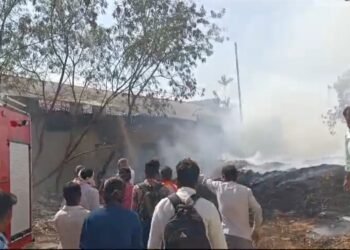 तुळजापूरच्या सूतगिरणीला लागली आग की घोटाळ्याच्या ठिकाणी पुरावे जाळले?