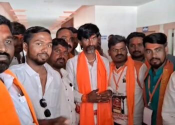 राहुल सोलापूरकर हा मुख्यमंत्र्यांच्या टोळीतला माणूस