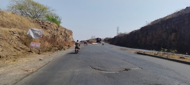 नळदुर्ग बायपास – आठ दिवसांत बंद! “यमाचा रस्ता” अजूनही जीवघेणा!