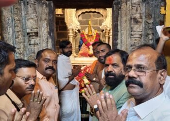 भरतशेठांची ‘पालकमंत्री’ याचिका : आई भवानीचं ‘आदेशपत्र’ येणार का?