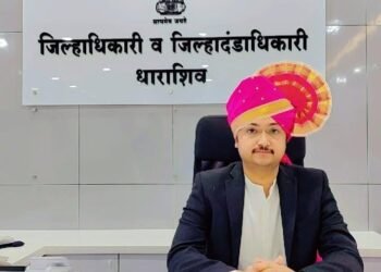 नूतन जिल्हाधिकारी कीर्ती किरण पुजार यांनी पदभार स्वीकारला