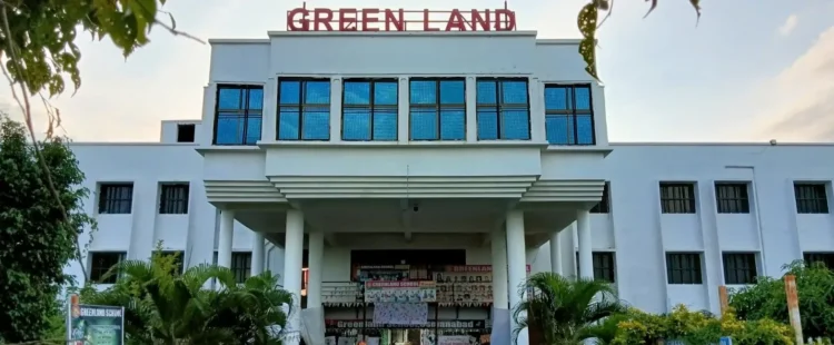 धाराशिव : ग्रीनलँड शाळेतील गोंधळाचा कारभार! आरटीईच्या नावावर पालकांची ‘टीई’