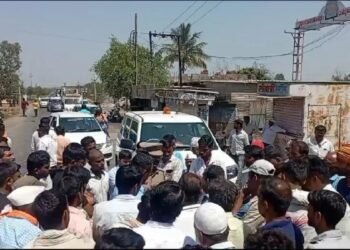 हिंगळजवाडीत शेतकऱ्याचा निर्घृण खून : संतप्त ग्रामस्थांचा रास्ता रोको, आरोपी फरार