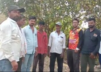 शक्तीपीठ महामार्ग सीमांकनाला नितळीत शेतकऱ्यांचा विरोध, मोजणी रोखली