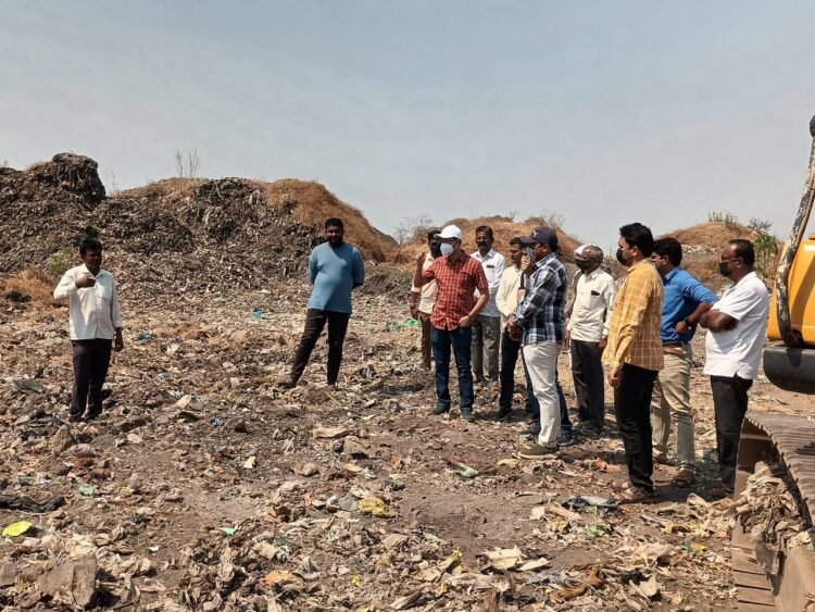 धाराशिव कचरा डेपो पाहणी: जिल्हाधिकाऱ्यांचे पावसाळ्यापूर्वी स्वच्छतेचे निर्देश