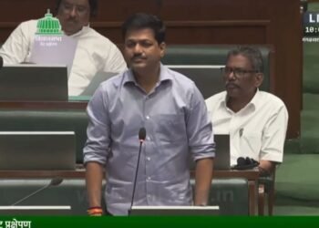 आमदार कैलास पाटील यांनी अर्थसंकल्पातील अन्यायकारक तरतुदींवर सरकारला धारेवर धरले