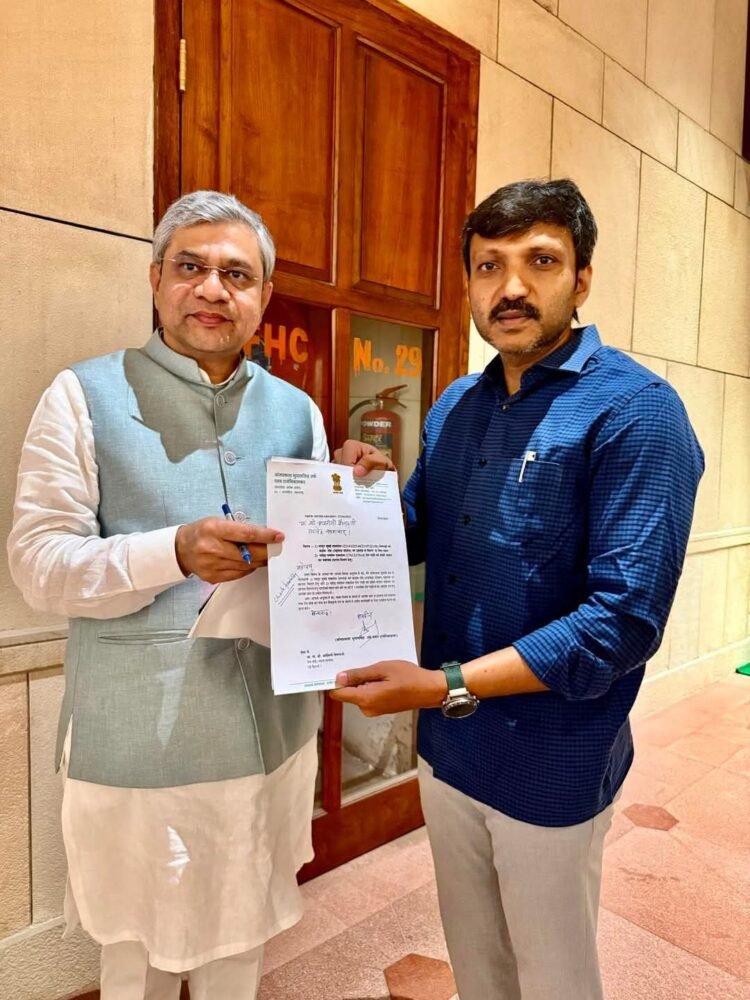 लातूर-हडपसर ट्रेन पूर्ववत सुरू करण्याची खा. ओमप्रकाश राजेनिंबाळकर यांची मागणी