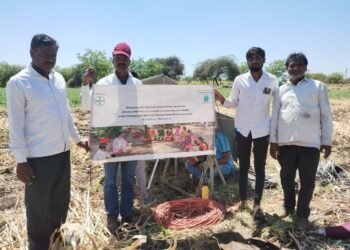 वाखरवाडी आणि दुधगावातील बोअरवेल पुनर्भरणाचा अभिनव उपक्रम