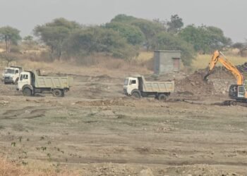 धाराशिव : बेकायदेशीर मुरूम उपसा प्रकरण: प्रशासनाचे दुर्लक्ष की राजकीय वरदहस्त?