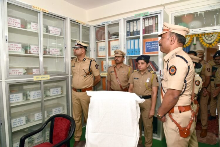 धाराशिव पोलीस दलाच्या वार्षिक तपासणीस पोलीस महानिरीक्षकांची भेट