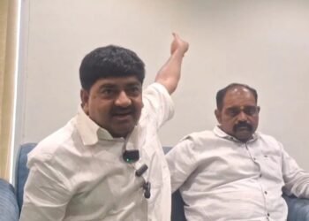 तुळजापूर ड्रग्ज प्रकरण: बदनामी करणाऱ्या पत्रकारावर गंभीर आरोप, फरार आरोपीला भेटल्याचा दावा!