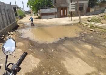 नळदुर्ग शहरातील अर्धवट रस्त्याच्या कामामुळे नागरिक त्रस्त