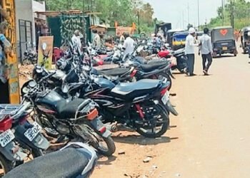 धाराशिव: रस्त्यावर धोकादायकरित्या वाहने उभी करणे पडले महागात