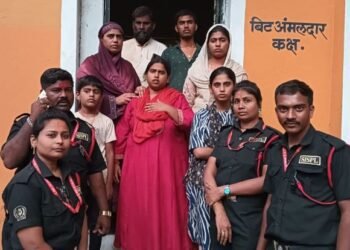 तुळजापूर मंदिरात संशयास्पद वावरणाऱ्या ७ जणांना घेतले ताब्यात