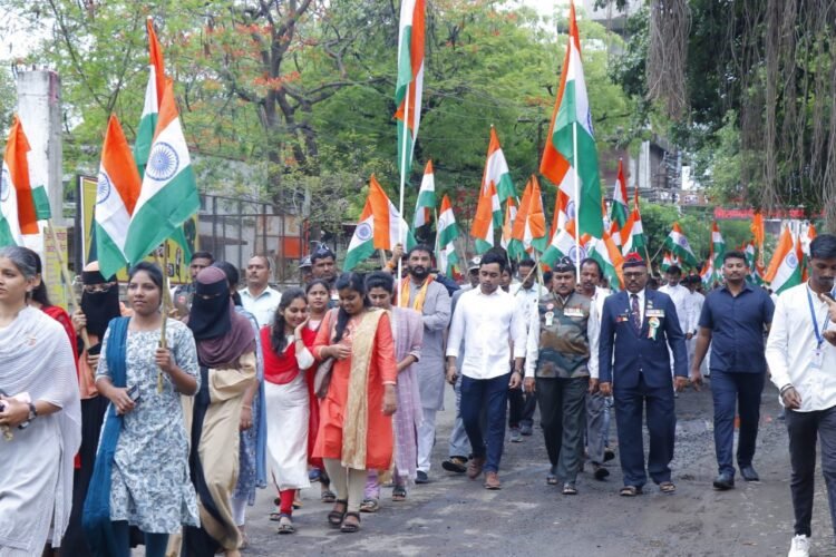 धाराशिव देशभक्तीच्या रंगात न्हाऊन निघाले: ‘ऑपरेशन सिंदूर’ अंतर्गत भव्य तिरंगा रॅली