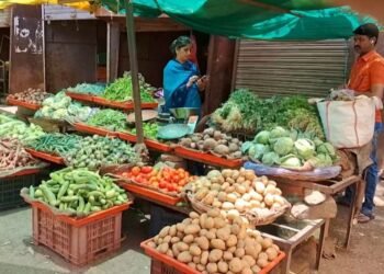 धाराशिव जिल्ह्यात भाजीपाला महागला: अवकाळी पावसाचा फटका