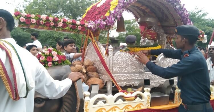 गजानन माऊली धाराशिव नगरी, भक्तीचा सागर लोटला घरोघरी!