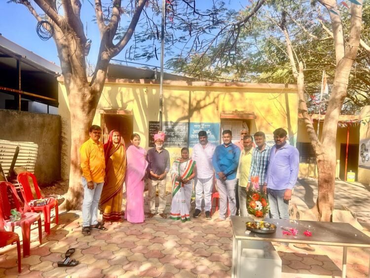 दुधाळवाडीचा ‘शिक्षण द्या, कर विसरा’ पॅटर्न!