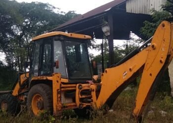 धाराशिव पालिकेचा अजब कारभार: स्वतःचा जेसीबी धूळ खात, भाड्याच्या जेसीबीतून मात्र ‘मलिदा’ खात!