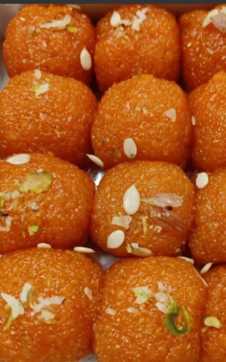 तुळजाभवानी मंदिरात प्रसादाचा लाडू ६०० रुपये किलो, भाविकांमध्ये नाराजी; पुजाऱ्यांचाही निर्णयाला विरोध