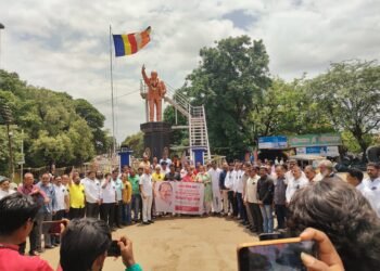 धाराशिव: प्रवीण गायकवाड यांच्यावरील हल्ल्याचा निषेध; मुख्यमंत्र्यांकडे कारवाईची मागणी