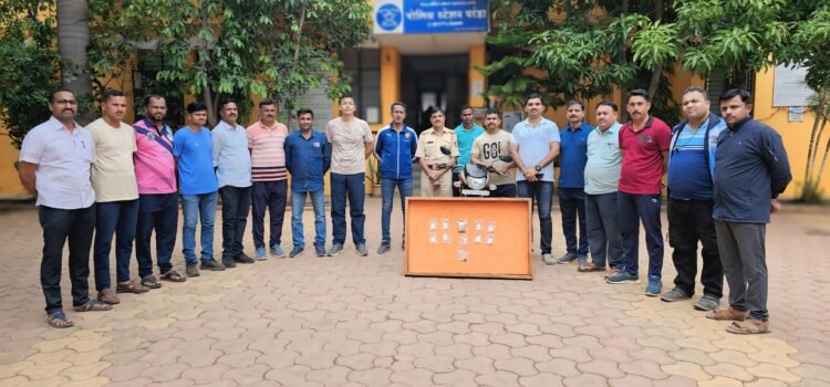 परंडा येथील सराफ व्यावसायिक लूट प्रकरण: स्थानिक गुन्हे शाखेकडून तिघे गजाआड, सुमारे २ लाखांचा मुद्देमाल जप्त