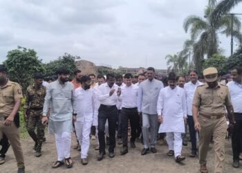 चौथ्या प्रयत्नात अखेर ‘दर्शन’! नळदुर्गात पालकमंत्र्यांचा ‘सरप्राईज’ दौरा, कार्यकर्ते मात्र ‘ऑफलाईन’!