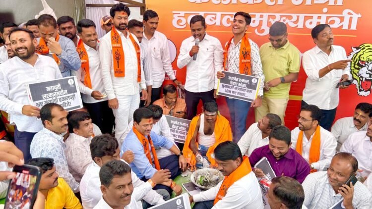 धाराशिव हादरलं! जिल्हाधिकारी कार्यालयासमोर पत्त्यांचा डाव, अघोरी पूजा आणि ‘ड्रग्ज’चा वर्षाव!