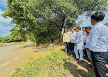 अतिवृष्टीने वाशी तालुका जलमय: नुकसानीचे तात्काळ पंचनामे करण्याचे खा. ओमराजे निंबाळकर यांचे प्रशासनाला आदेश