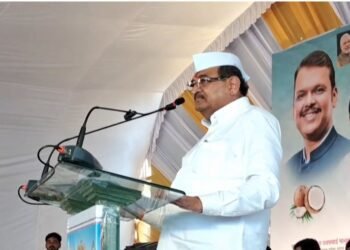 अजित पवारांनी जनाची नाही, तर मनाची तरी ठेवावी; राधाकृष्ण विखे-पाटलांचा घरचा आहेर