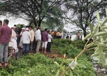धाराशिव पूरस्थिती : मांजरा नदीच्या पुरात शेतकरी वाहून गेला; NDRF ची टीम घटनास्थळी दाखल, शोधकार्य युद्धपातळीवर