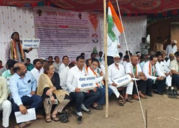 धाराशिव शहराच्या दुरवस्थेवरून काँग्रेस आक्रमक; नगर परिषदेवर हल्लाबोल