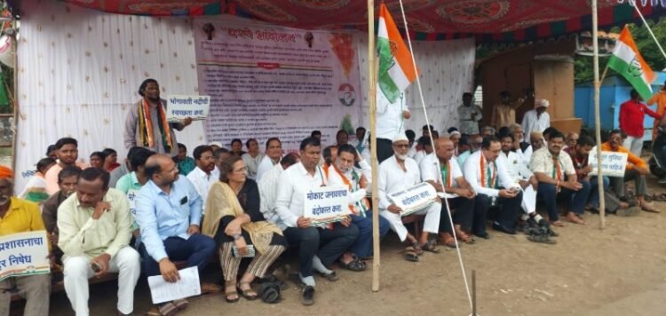 धाराशिव शहराच्या दुरवस्थेवरून काँग्रेस आक्रमक; नगर परिषदेवर हल्लाबोल