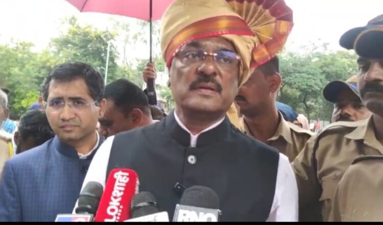 धाराशिवमधील रस्त्यांसाठी १४० कोटींची फेरनिविदा; दिवाळीनंतर कामांना सुरुवात, पण निवडणुकीच्या आचारसंहितेचं काय?