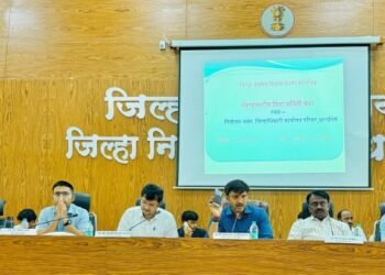 निकृष्ट कामांवरून ठेकेदारांवर कारवाई करा, सर्व प्रलंबित कामे तातडीने मार्गी लावा…