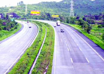 तुळजापूर नवरात्रोत्सव: भाविकांच्या सुरक्षेसाठी वाहतुकीत मोठे बदल; ‘हे’ प्रमुख मार्ग ४ ते ७ ऑक्टोबर दरम्यान बंद