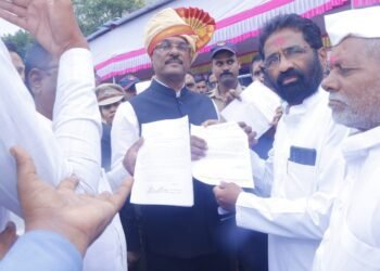 धाराशिव जिल्ह्यात ओला दुष्काळ जाहीर करा, शेतकऱ्यांना हेक्टरी ५० हजारांची मदत द्या