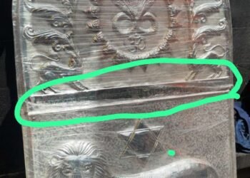 तुळजाभवानी मंदिरातील नव्या प्रभावाळीवरून वाद, भोपे पुजारी मंडळाचा तीव्र आक्षेप; म्हणाले, “हे अशोभनीय आहे”