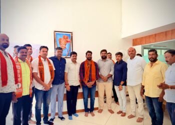 भाजपला मोठा धक्का! ज्येष्ठ नेते पांडुरंग लाटे यांचे सुपुत्र अमित लाटे यांचा ठाकरे गटात प्रवेश; निष्ठेचे मोल होत नसल्याची खंत