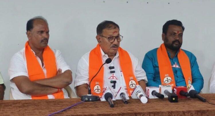 “राणा पाटलांचे ‘इलेक्टिव्ह मेरीट’ म्हणजे त्यांची हुजरेगिरी”; सुधीर पाटलांचा घणाघात