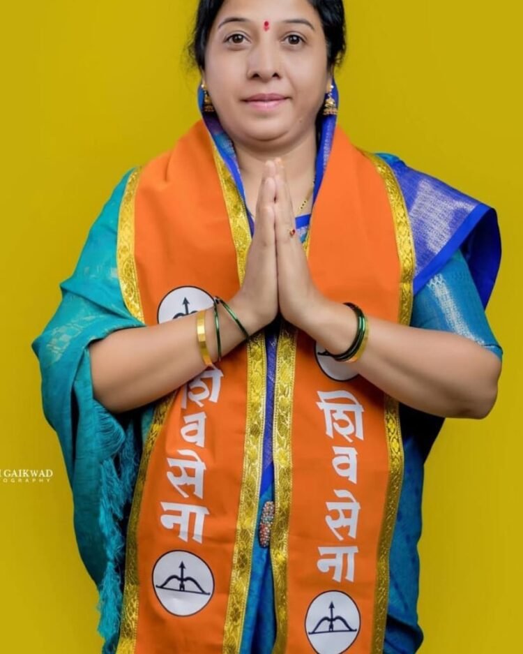  कळंब नगर परिषदेवर ‘शिवसेना’चा भगवा; नगराध्यक्षपदी राणी उर्फ सुनंदा कापसे यांची बाजी!