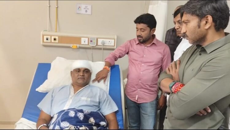 पिटू गंगणे तुम्हाला ब्लॅकमेल करत आहे का? तुमचे काही तिथे अडकले आहे का?