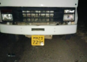 मोठी बातमी: तेरखेडा अपघाताला हिंसक वळण! संतप्त जमावाने पवनचक्कीची ३ वाहने पेटवली