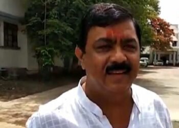 मुंबई रिटर्न ‘पाहुण्यांची’ विकेट! नळदुर्गकरांनी दाखवला ‘रस्ता’, जगदाळेंनी साधली पराभवाची ‘हॅट्ट्रिक’!