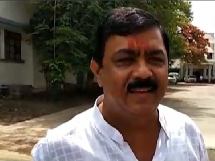 मुंबई रिटर्न ‘पाहुण्यांची’ विकेट! नळदुर्गकरांनी दाखवला ‘रस्ता’, जगदाळेंनी साधली पराभवाची ‘हॅट्ट्रिक’!