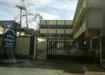 तुळजापूरच्या तहसीलदारांकडे १५ लाखांची खंडणी मागणाऱ्या मंडळ अधिकाऱ्यासह वकिलावर गुन्हा दाखल