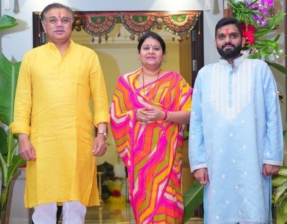 “मी पेपर फोडणार नाही…!” राणा पाटलांची गुगली; नवरा म्हणतो ‘वेट अँड वॉच’, पोरगं म्हणतं ‘गेम ओव्हर’!