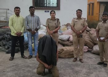 धाराशिव पोलिसांची मोठी कारवाई: एका मोटर चोरीच्या तपासातून उघडकीस आले ९८ लाखांचे घबाड; आंतरजिल्हा टोळी गजाआड