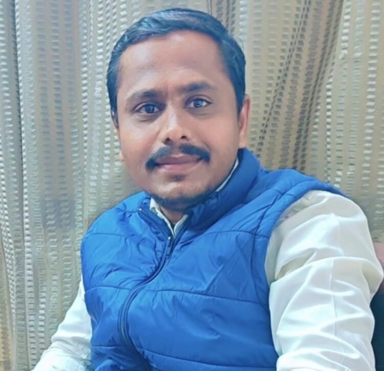 “माझा परिवार, सत्ता परिवार!” मल्हार पाटील तुम्ही स्वतःच्या घरावर कोणता झेंडा लावणार?