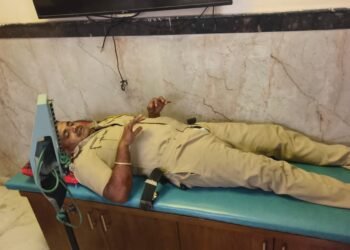 ‘११२’ च्या कॉलवर मदतीला धावणाऱ्या पोलीस कर्मचाऱ्याचा अपघात; उपचारासाठी रुग्णालयात दाखल